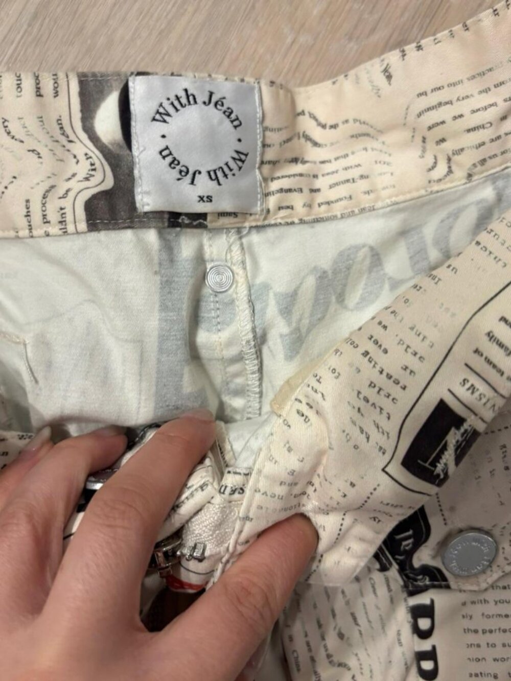 With Jean Tommy Newspaper Print Cargo Pants with buckle detailing XS - Picture 5 of 5